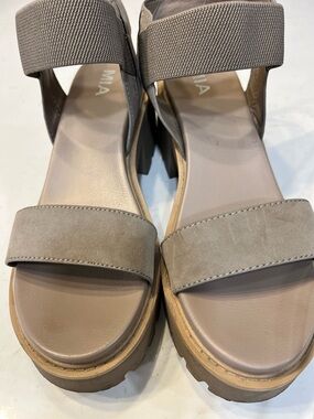 MÍA Seña Platform Sandal Chunky Lug Sole size 10